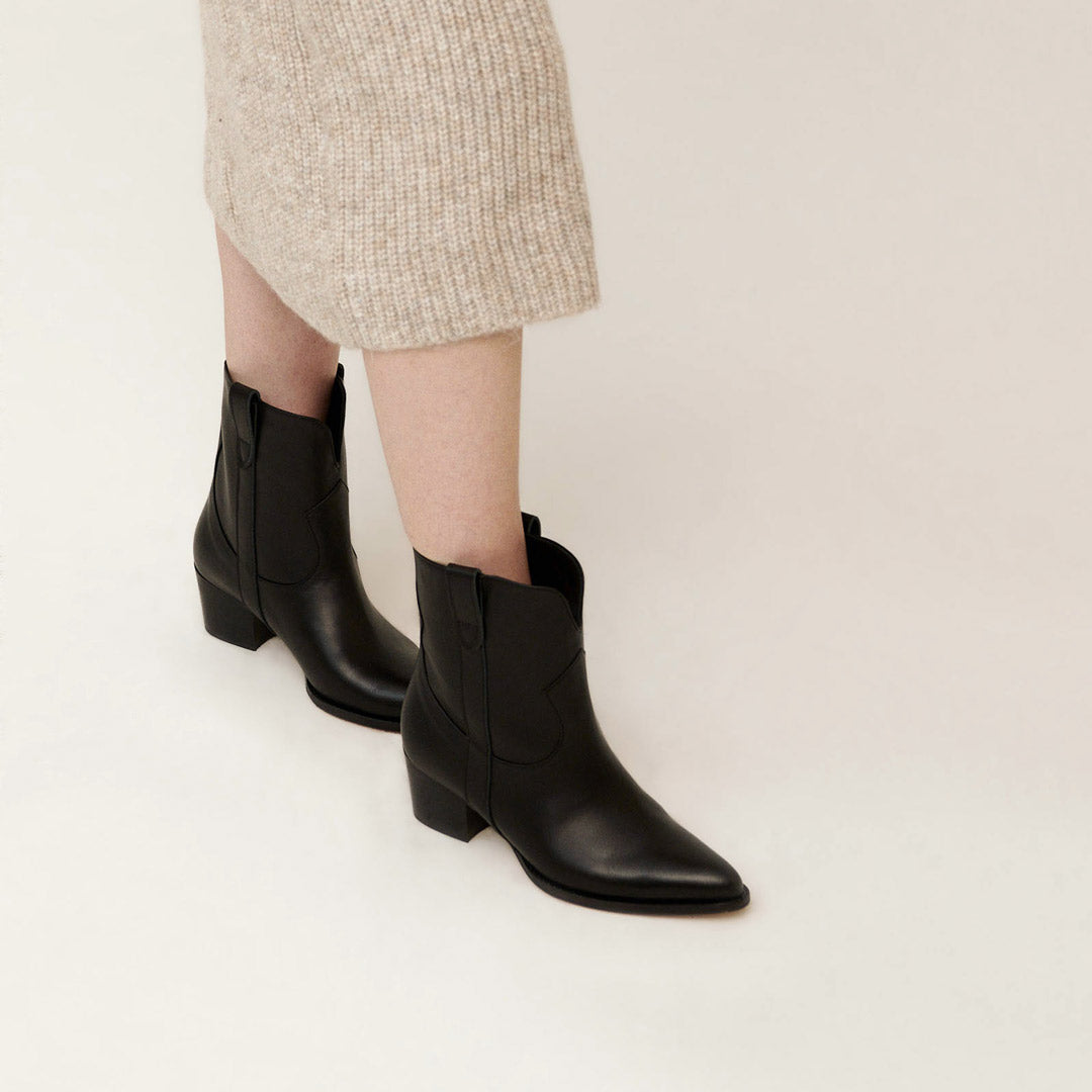 OMARI - cowboy ankle boots