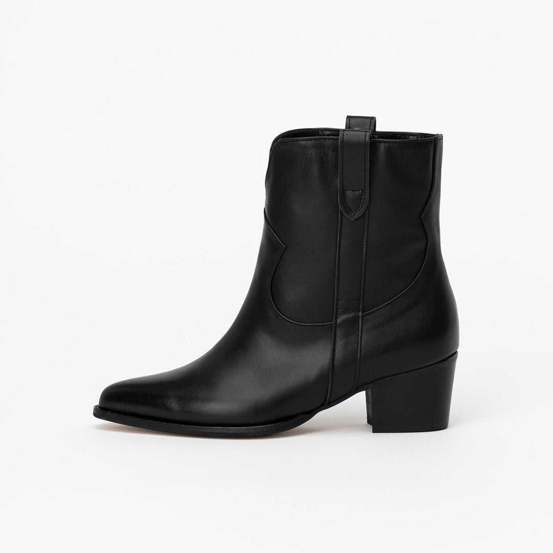 OMARI - cowboy ankle boots