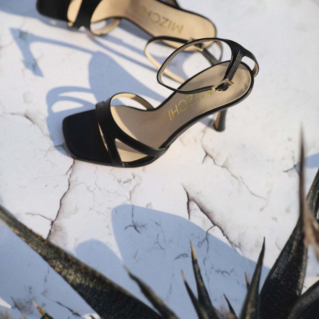 VEGAS - strappy leather sandal