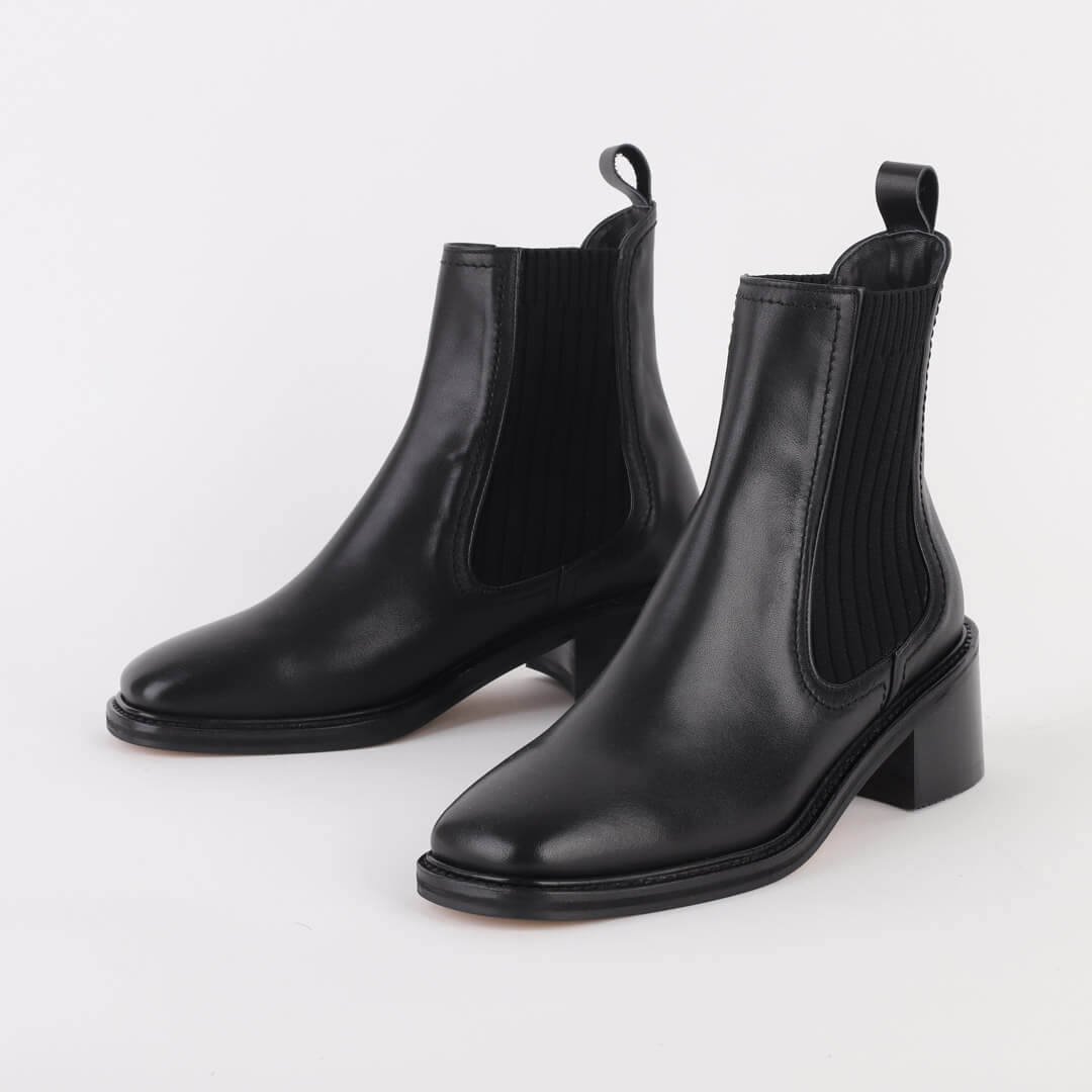 ACRA - chelsea boots