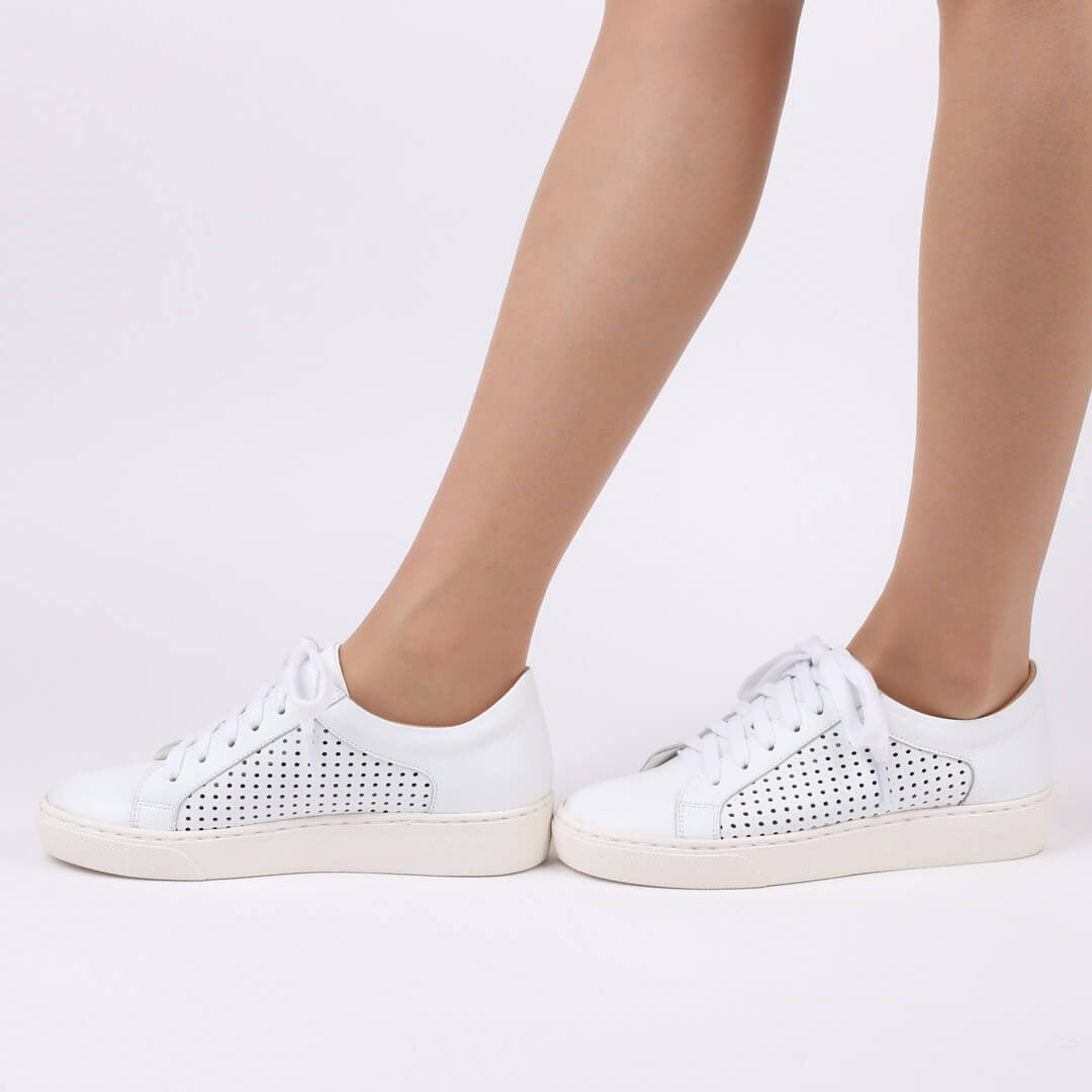 READY OR NOT - white sneakers