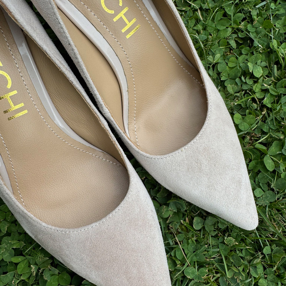 *Kayte - Light beige suede Classic Pump