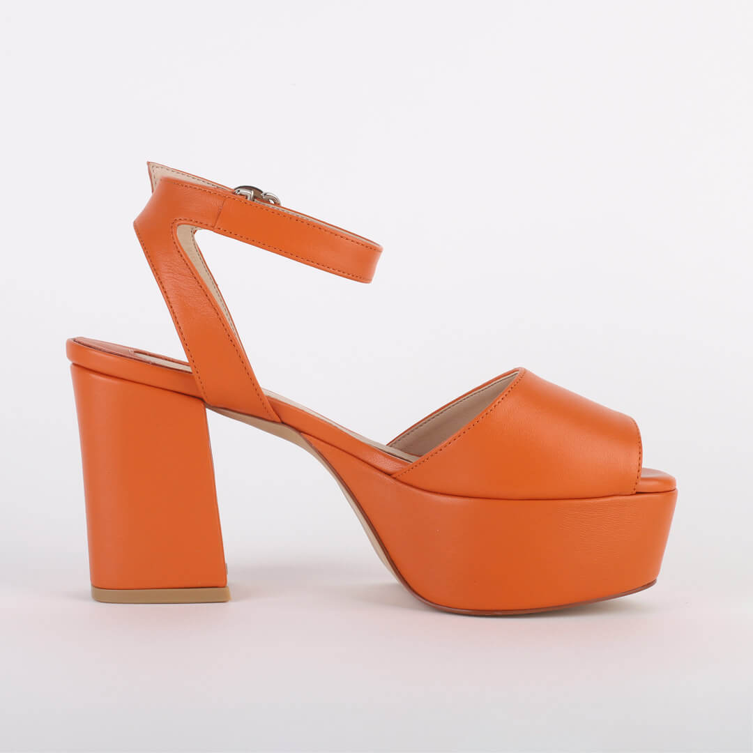 LOFTY - orange platform sandal