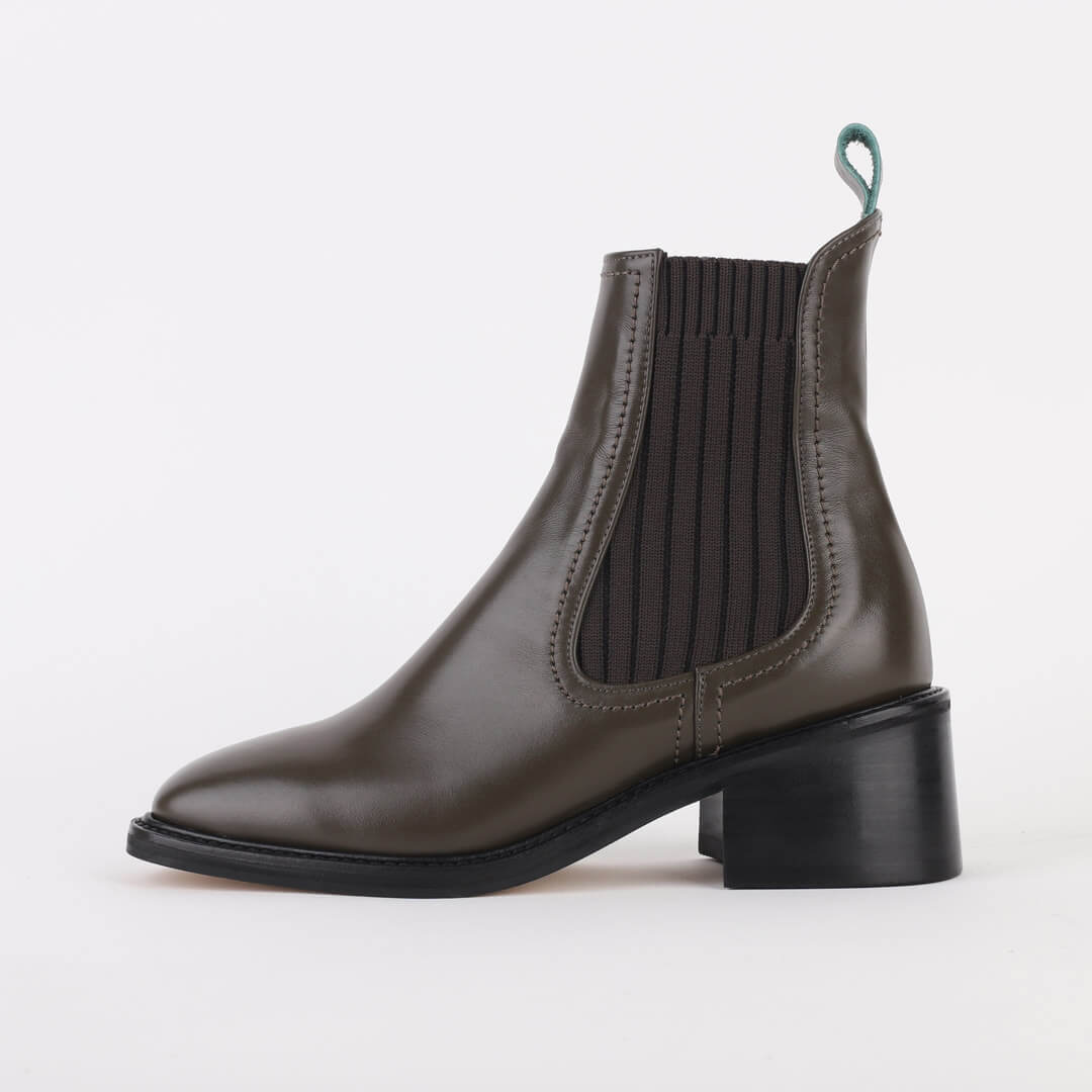 ACRA - chelsea boots