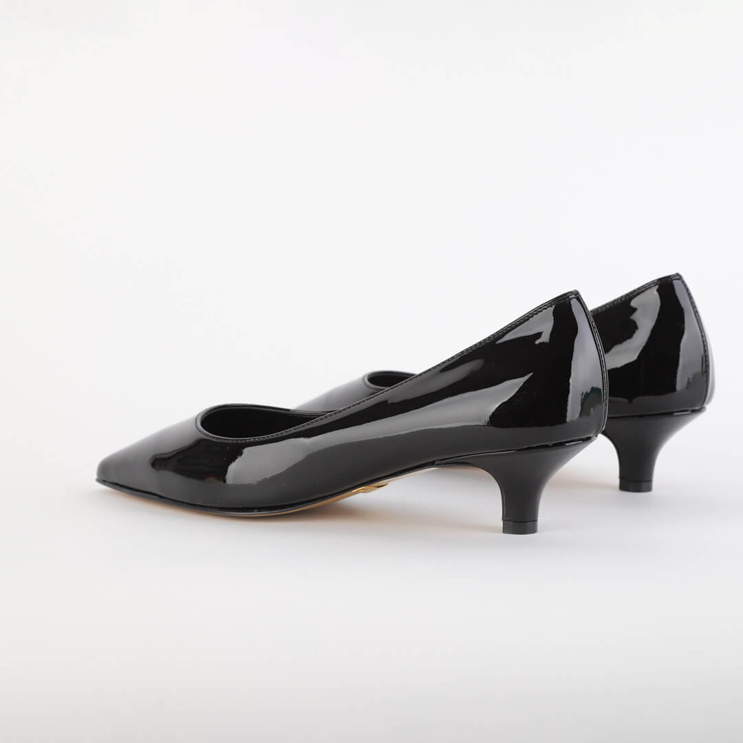 SISARA - classic patent pumps