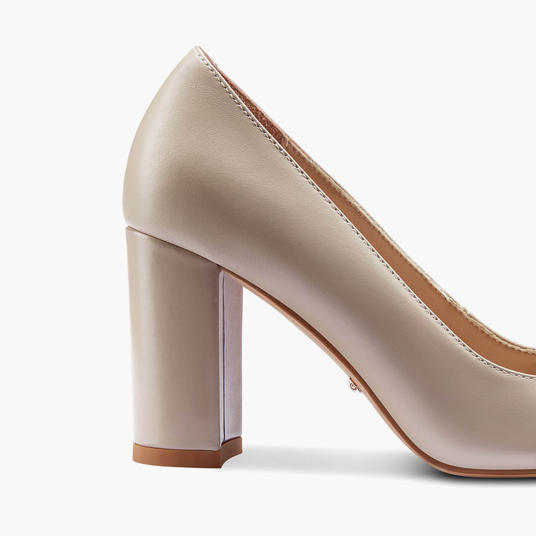 *ESHA - beige leather chunky high heel pump