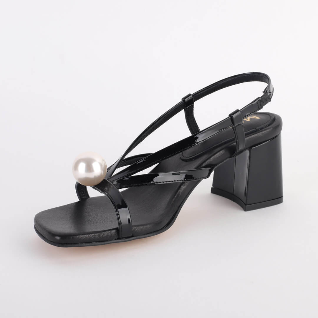 ORI - pearl black patent sandals