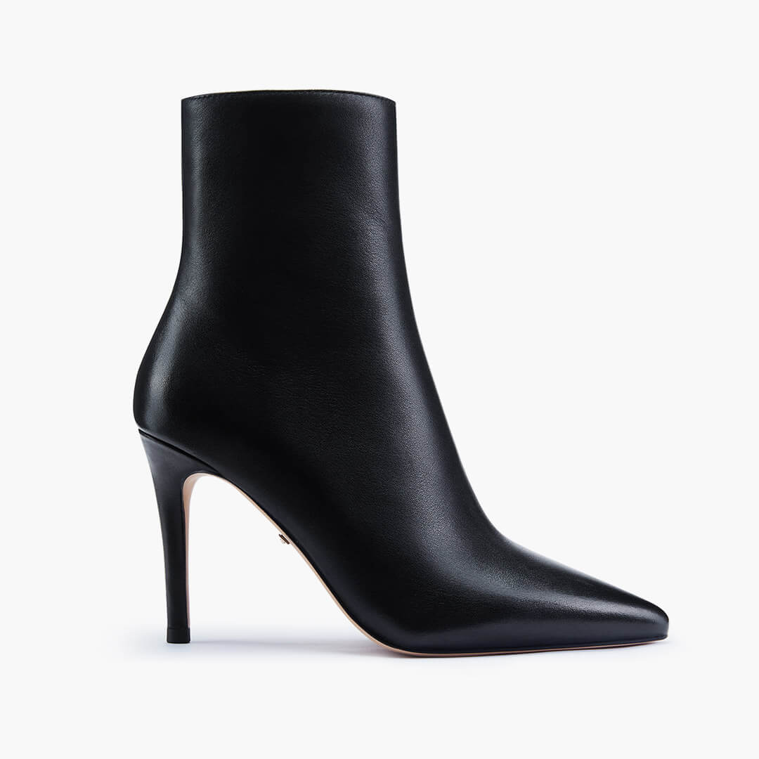 *JINNY - classic black leather ankle boots