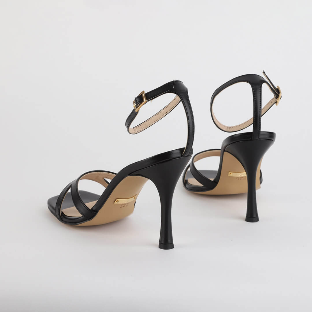 VEGAS - strappy leather sandal