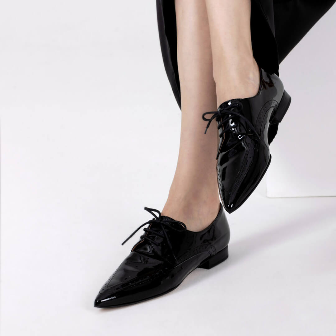 KONNECT - point toe brogues