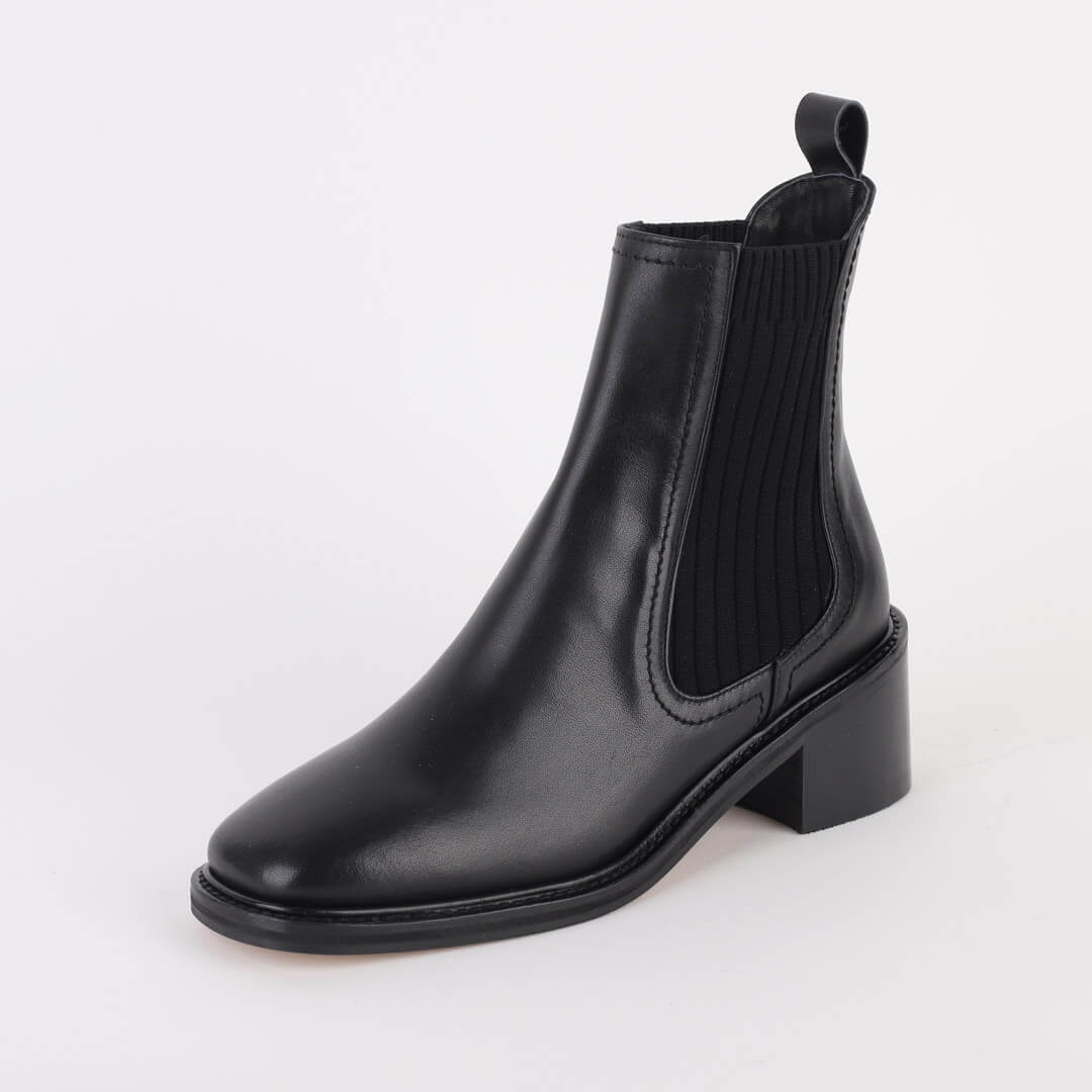 ACRA - chelsea boots