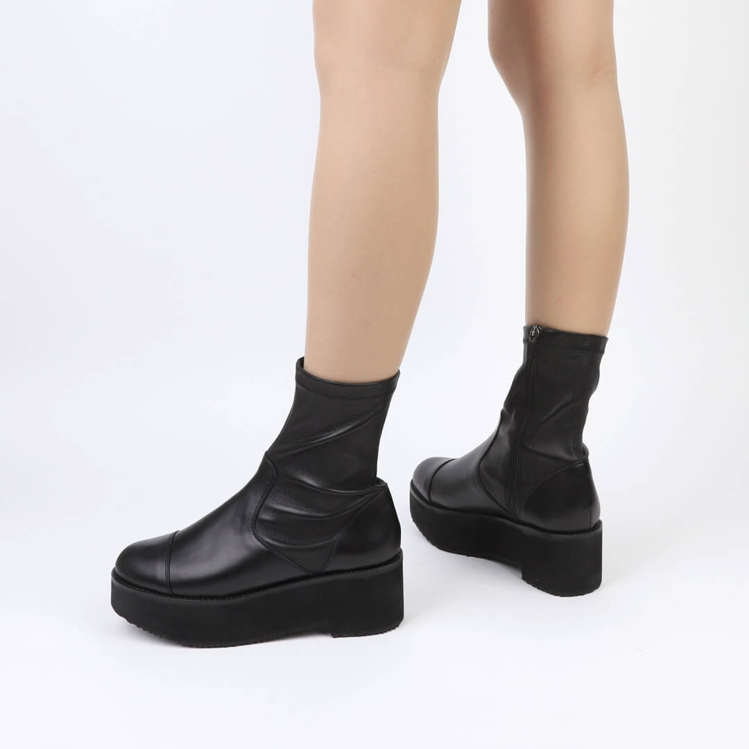 Calmo - Flatform Ankle Boots