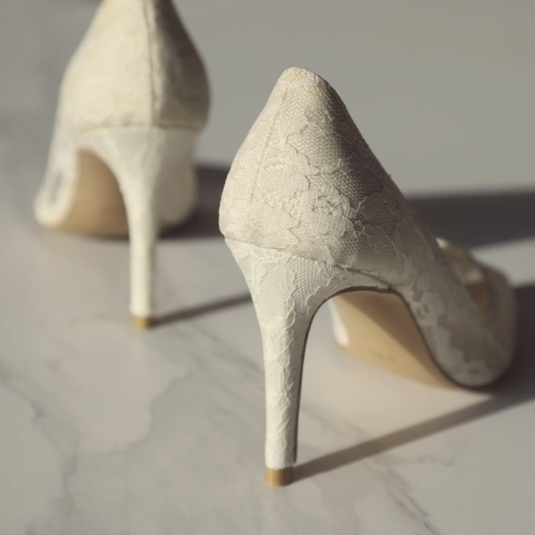 FREE LOVE - lace fabric heel