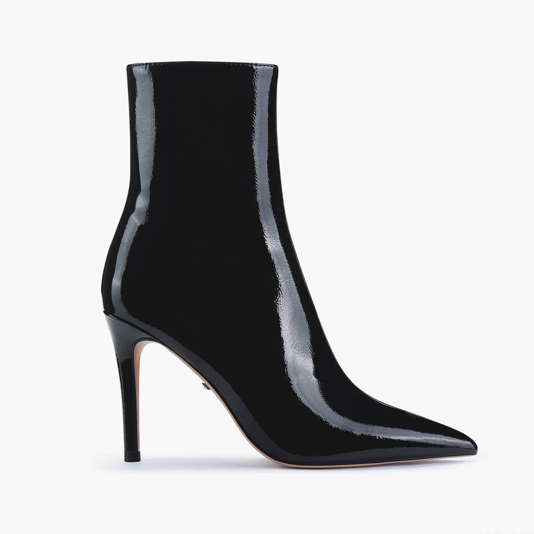 *BARGA - black patent ankle boots