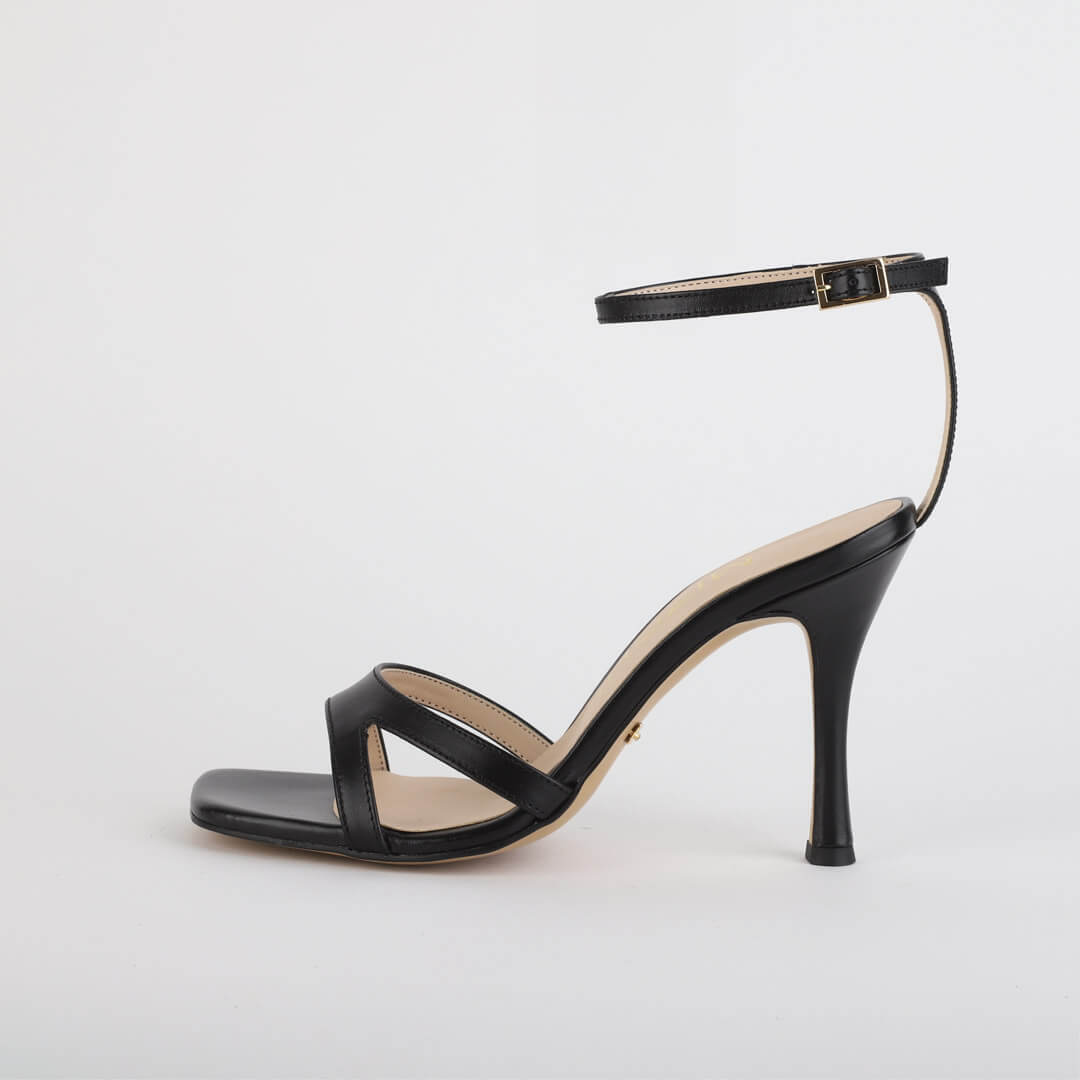 VEGAS - strappy leather sandal