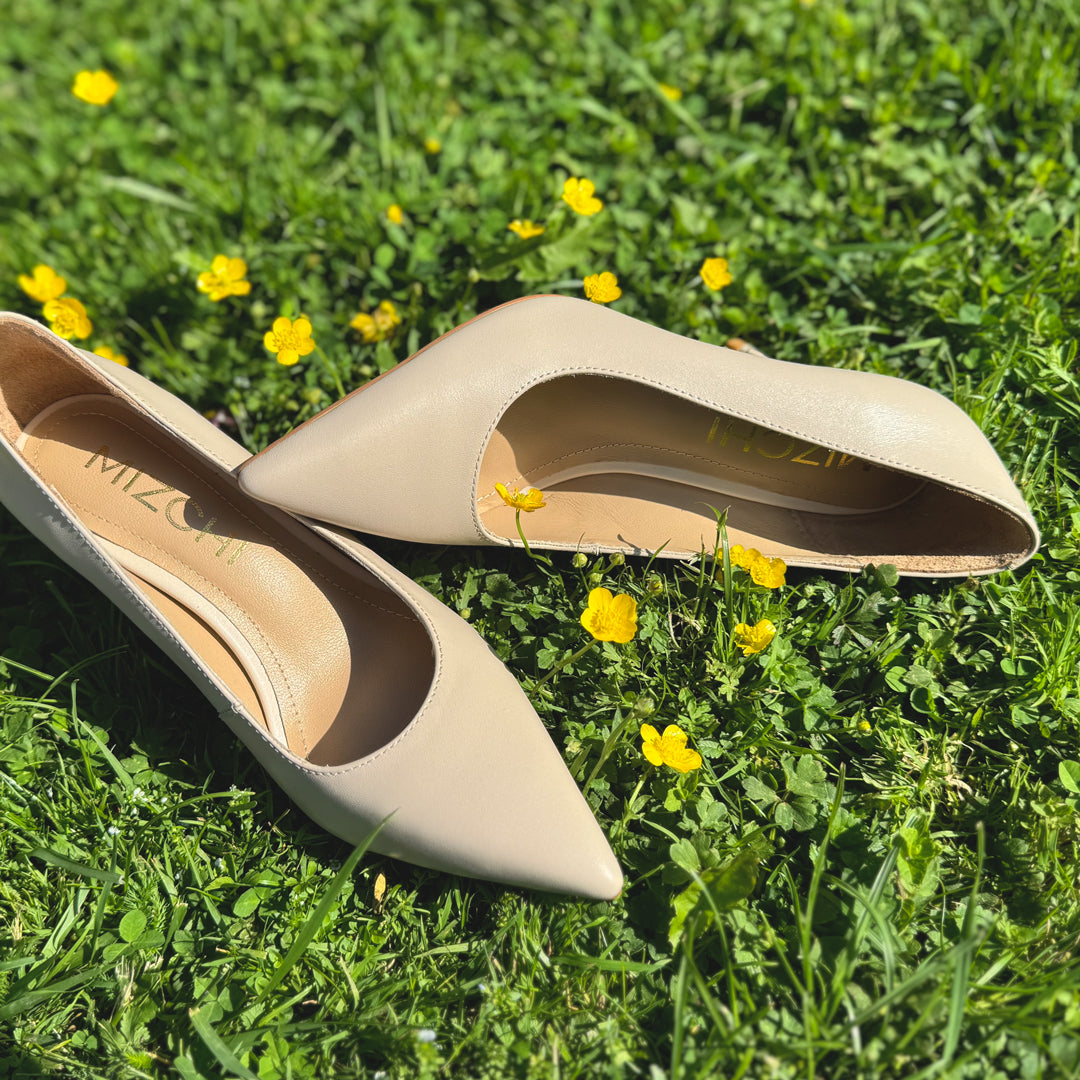 *Kayte - Beige Leather Classic Pump