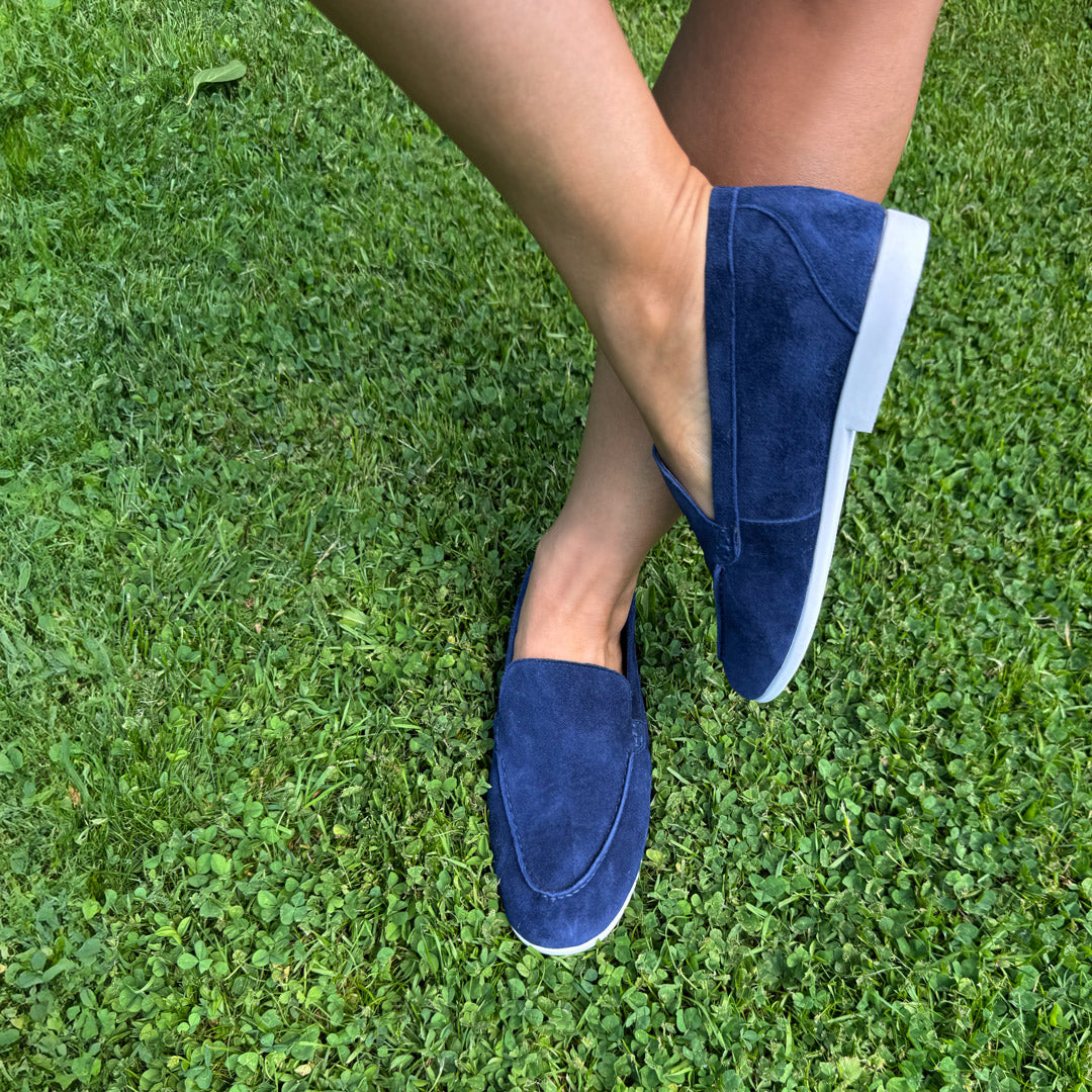 *MANON - Navy suede loafers