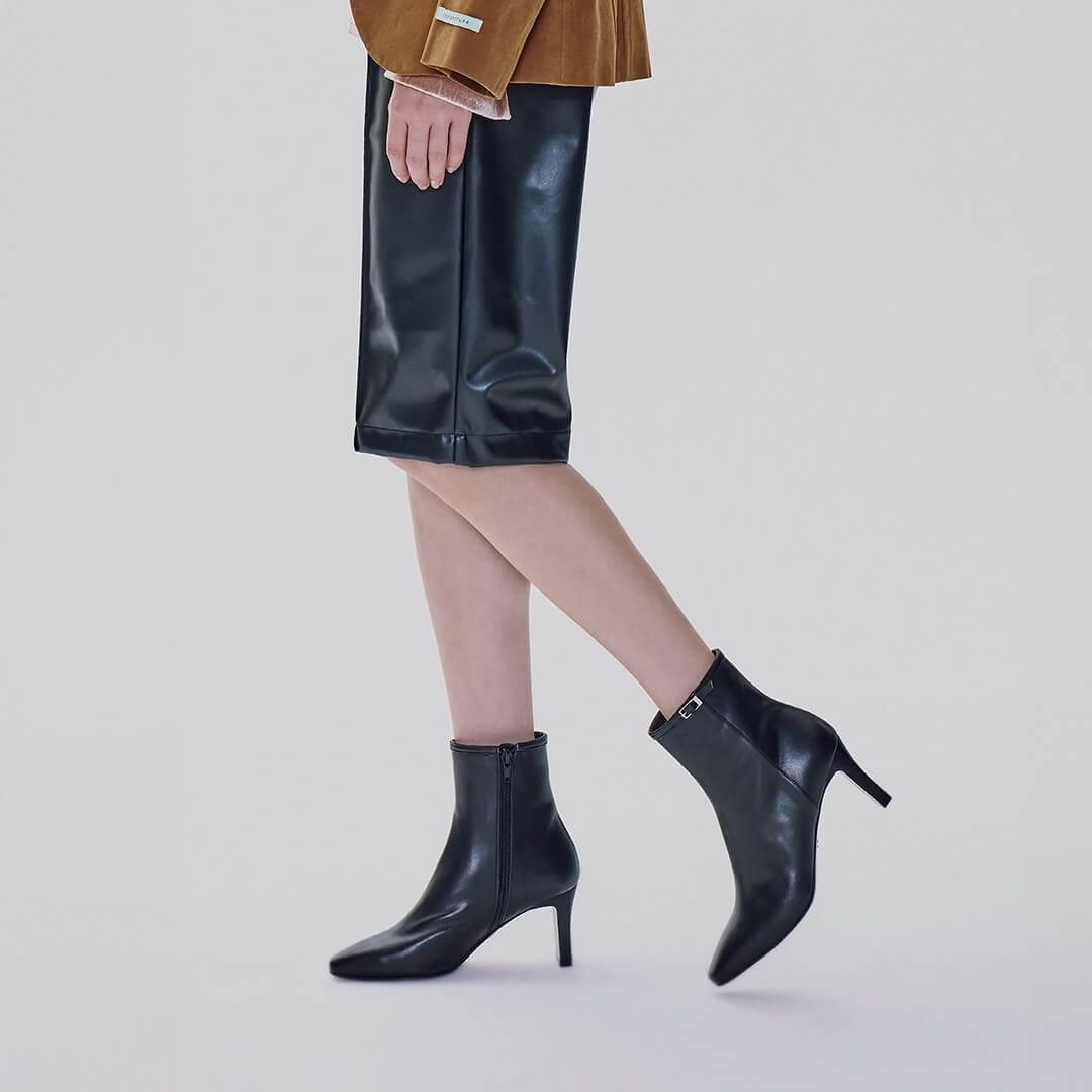 MAZIE - belted ankle boots