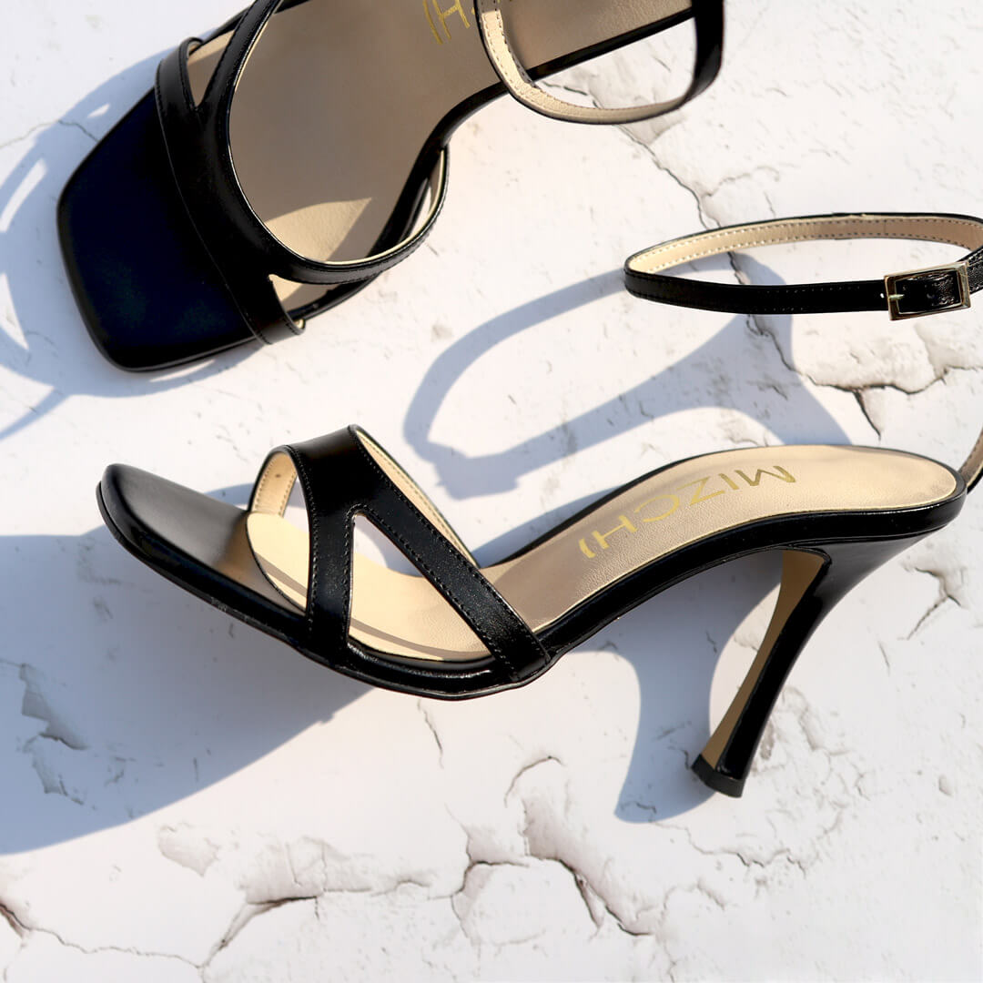 VEGAS - strappy leather sandal