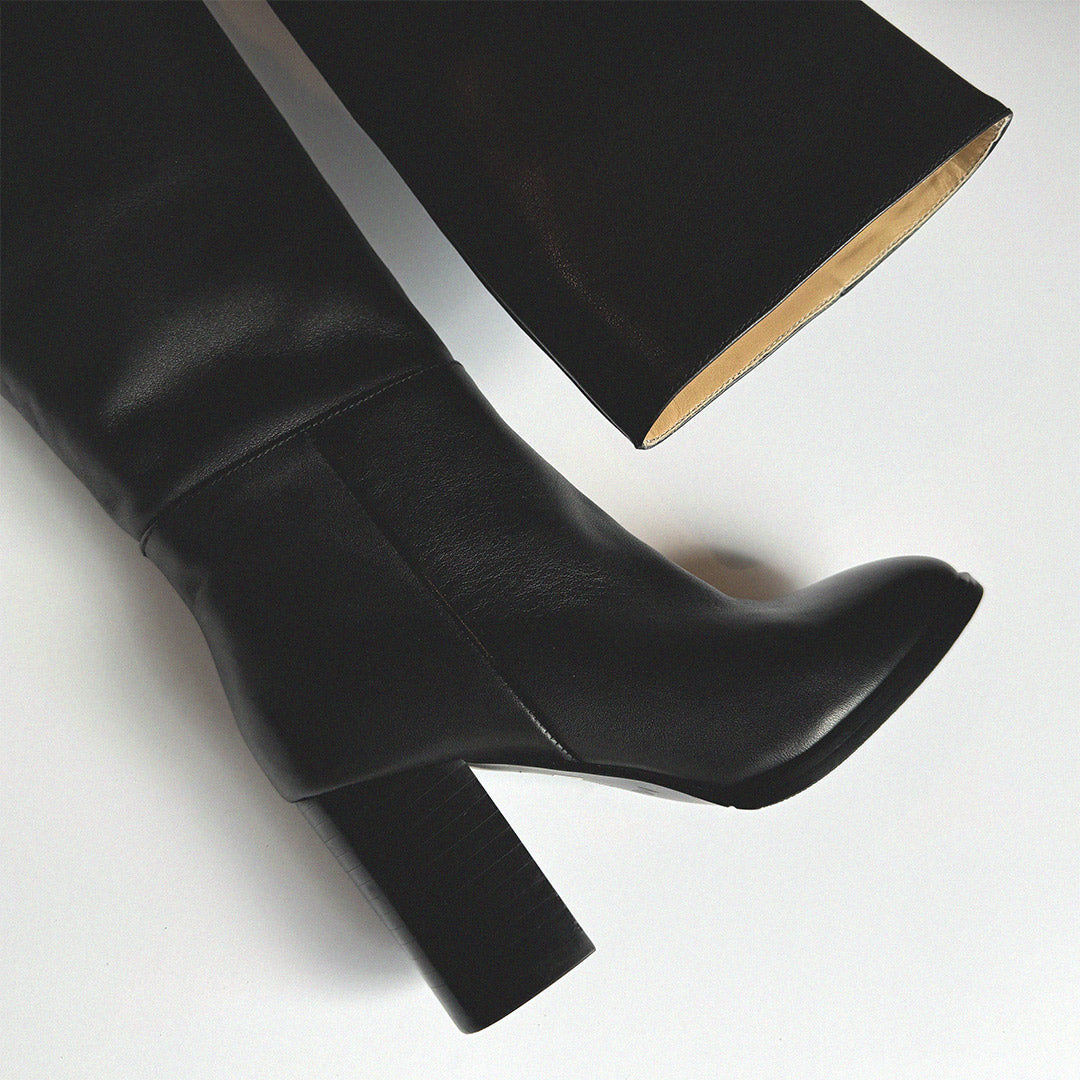 *EVIE - black leather knee boots