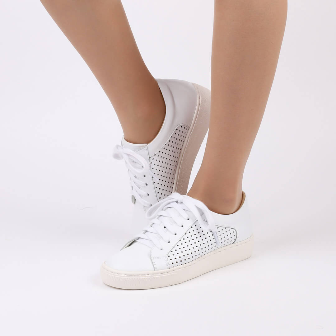 READY OR NOT - white sneakers