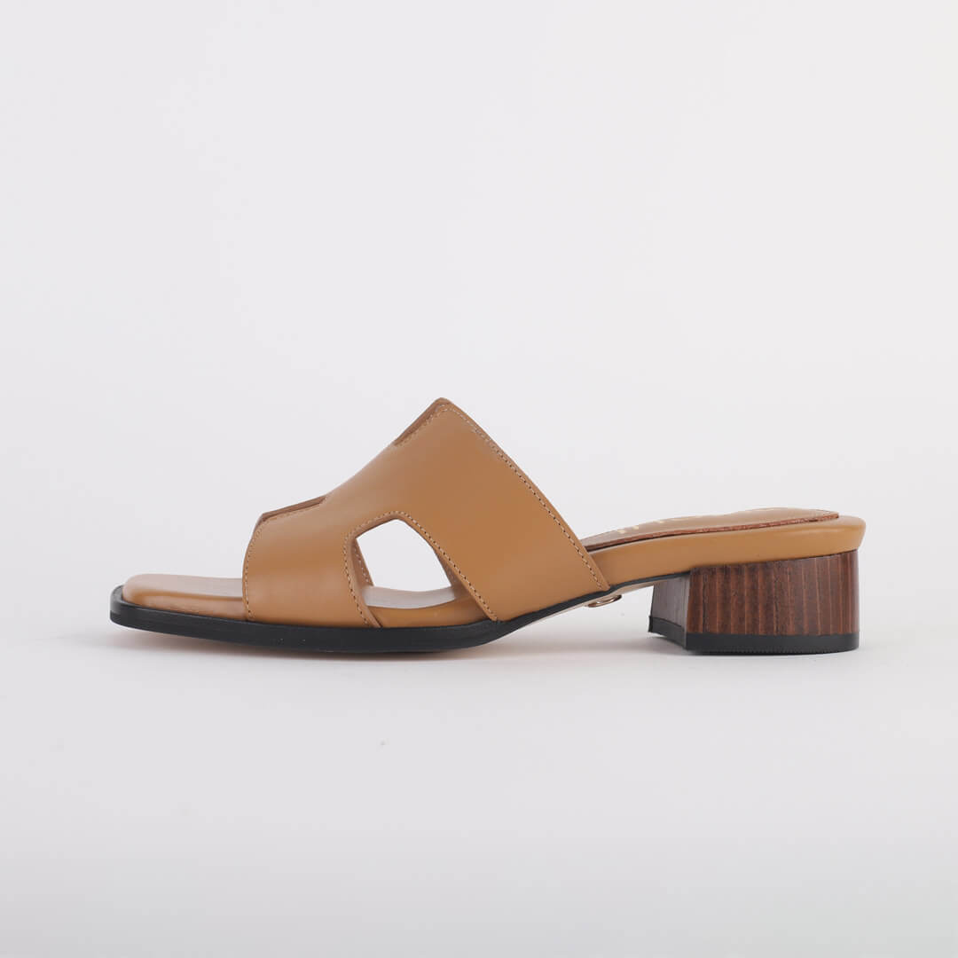 SURI - slider sandal