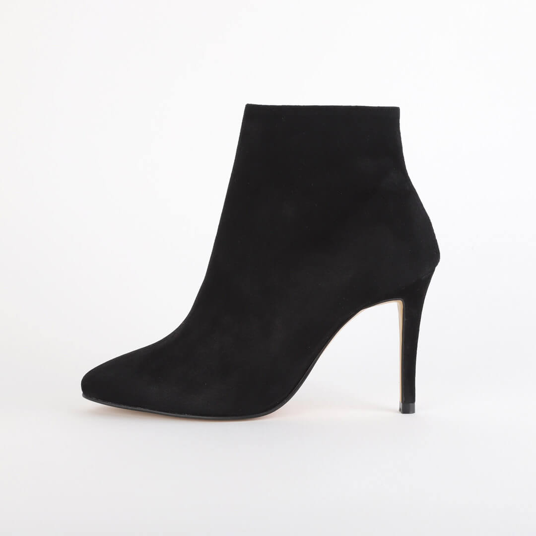 OSCAR - suede ankle bootie