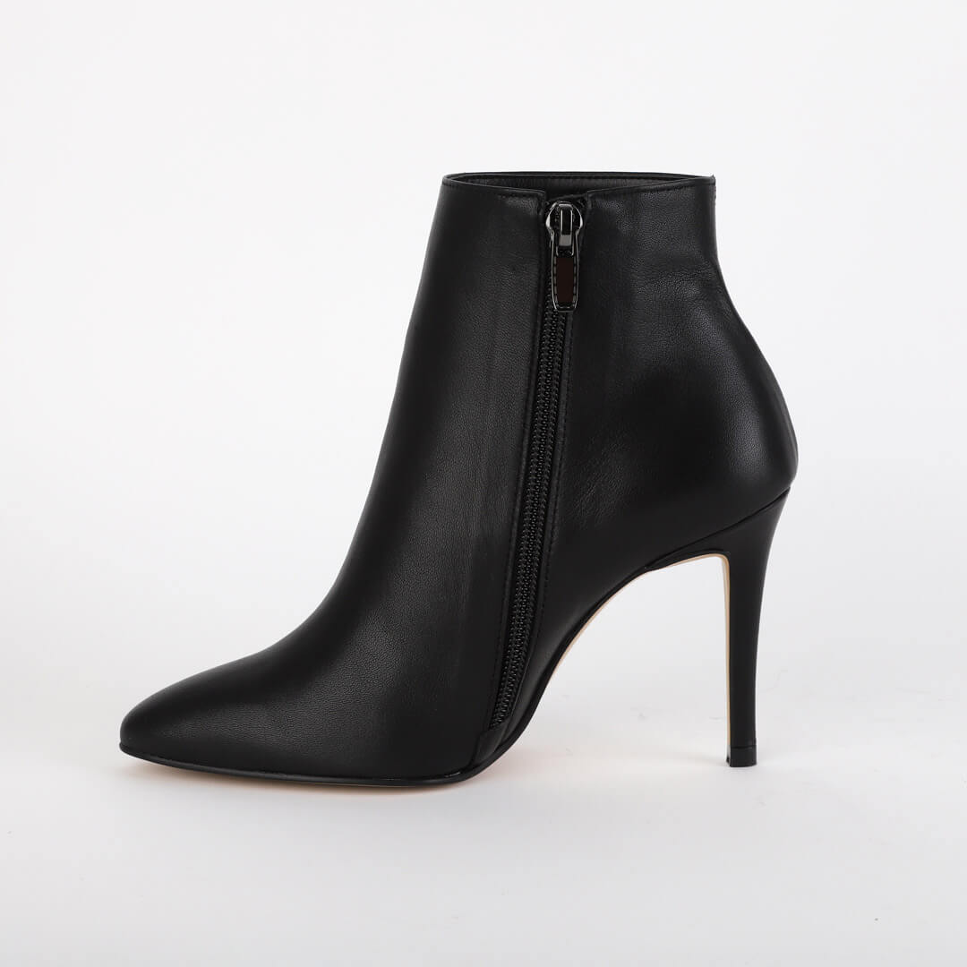 OSCAR - leather ankle bootie