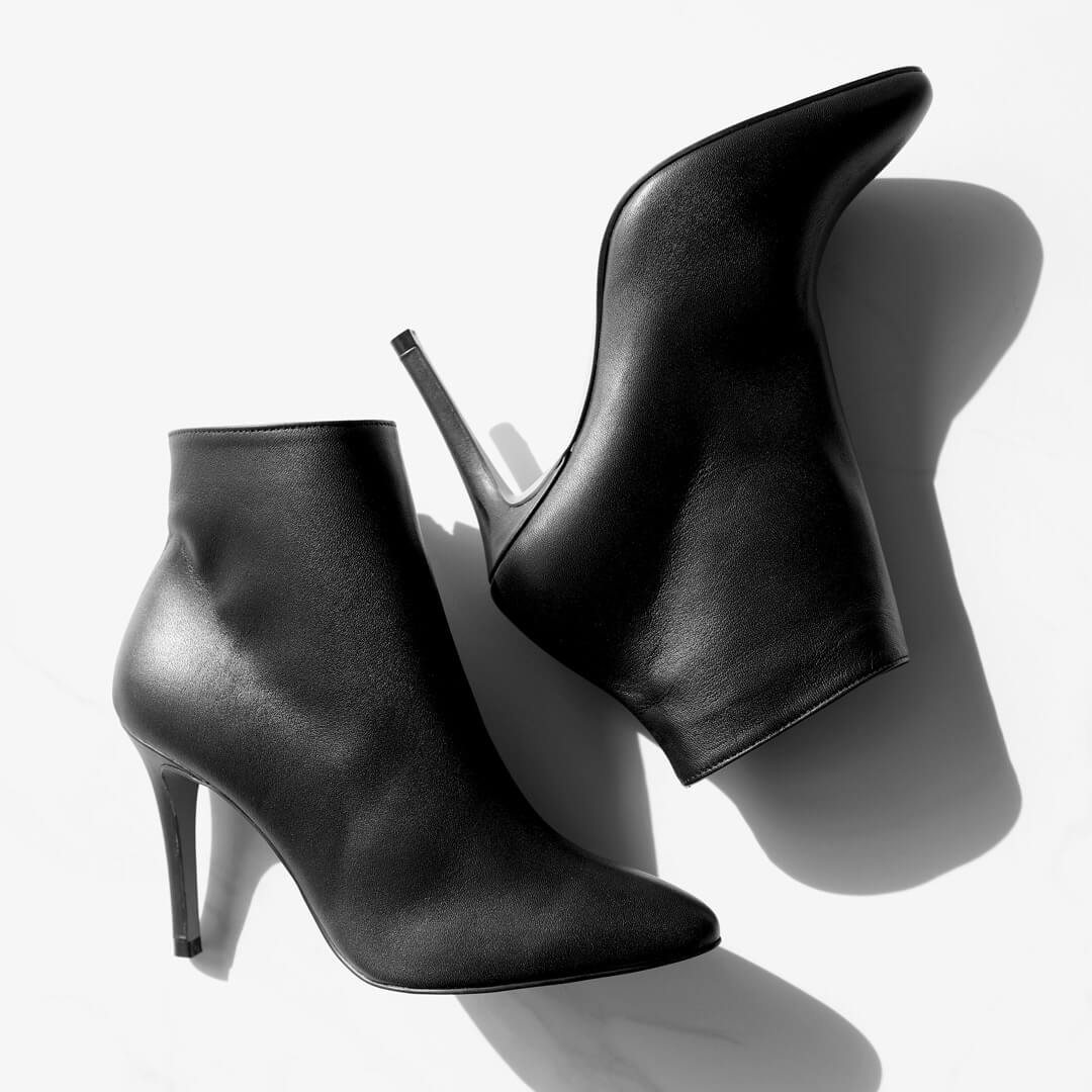 OSCAR - leather ankle bootie