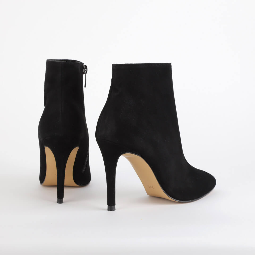 OSCAR - suede ankle bootie