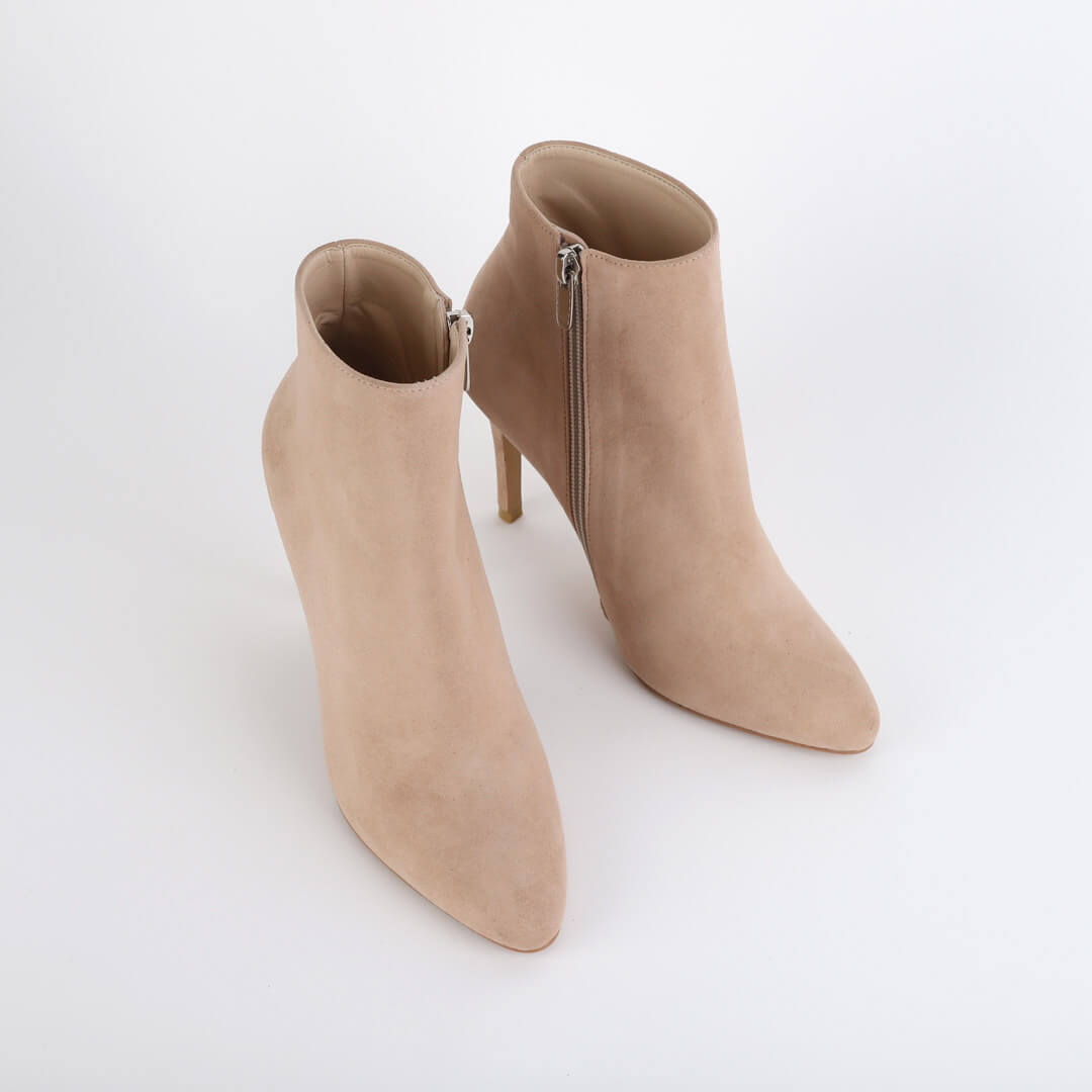 OSCAR - suede ankle bootie